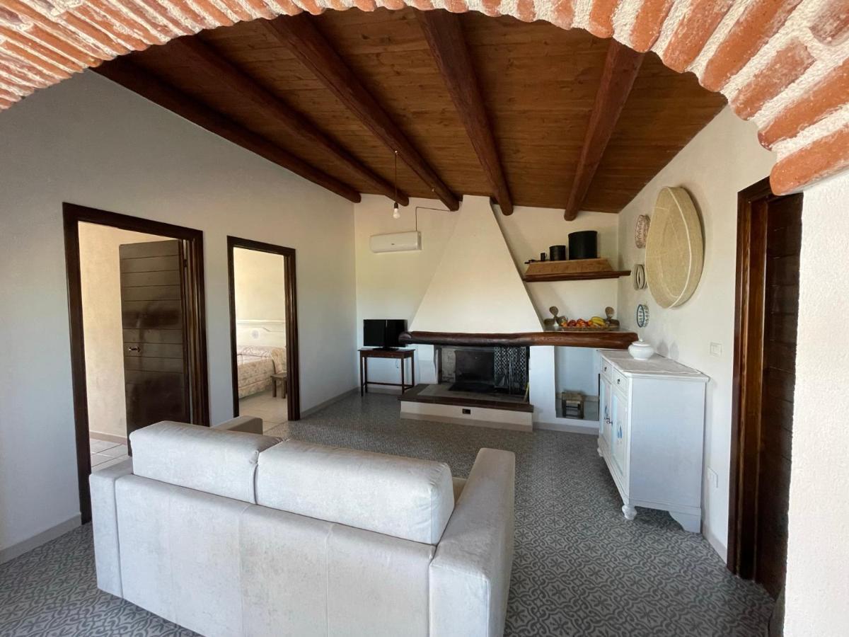 Casa Vacanze Gollei, Орозеи Экстерьер фото