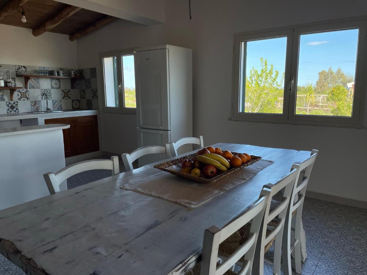 Casa Vacanze Gollei, Орозеи Экстерьер фото