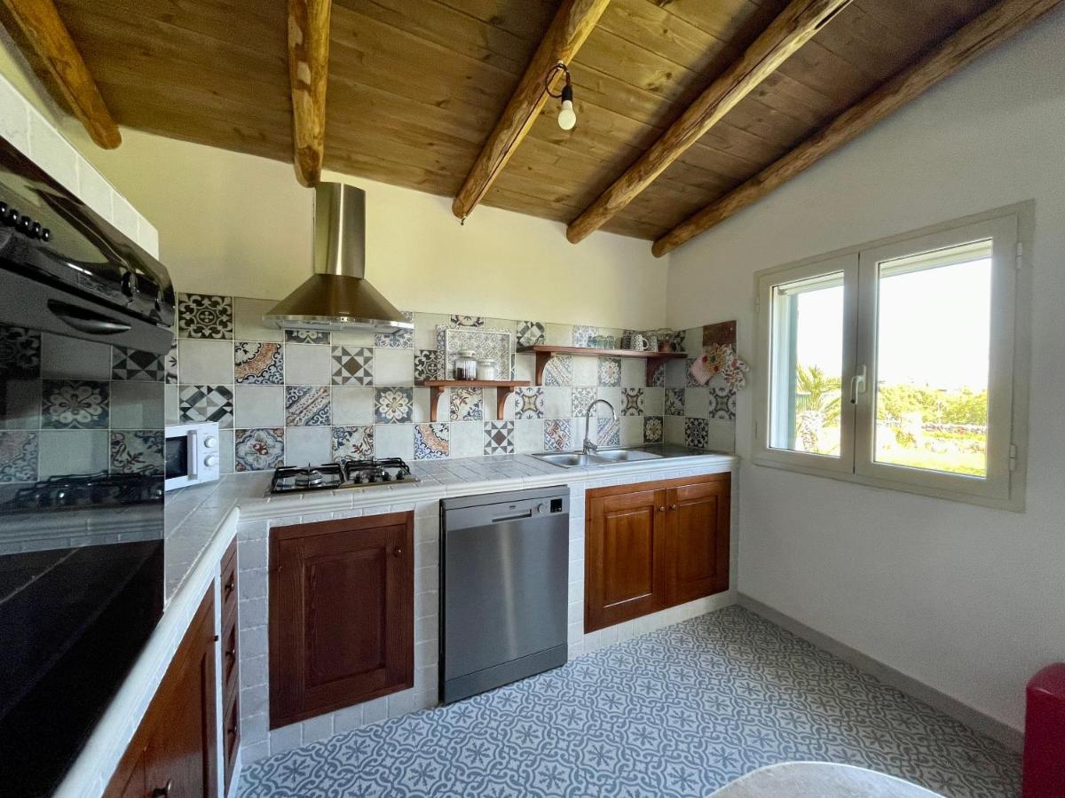 Casa Vacanze Gollei, Орозеи Экстерьер фото